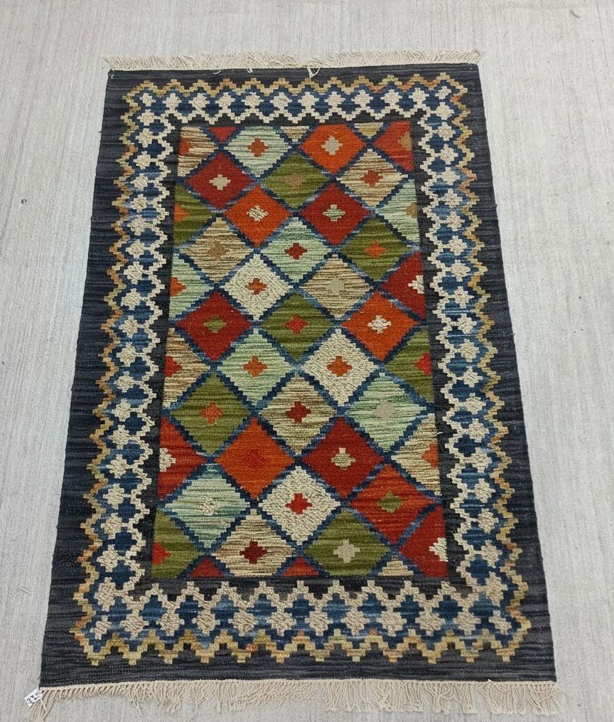 Persian-Style Geometric Kilim Dhurrie