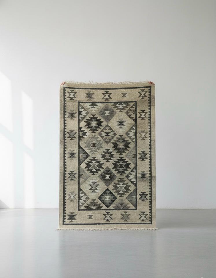 White & Ivory Diamond Kilim Dhurrie