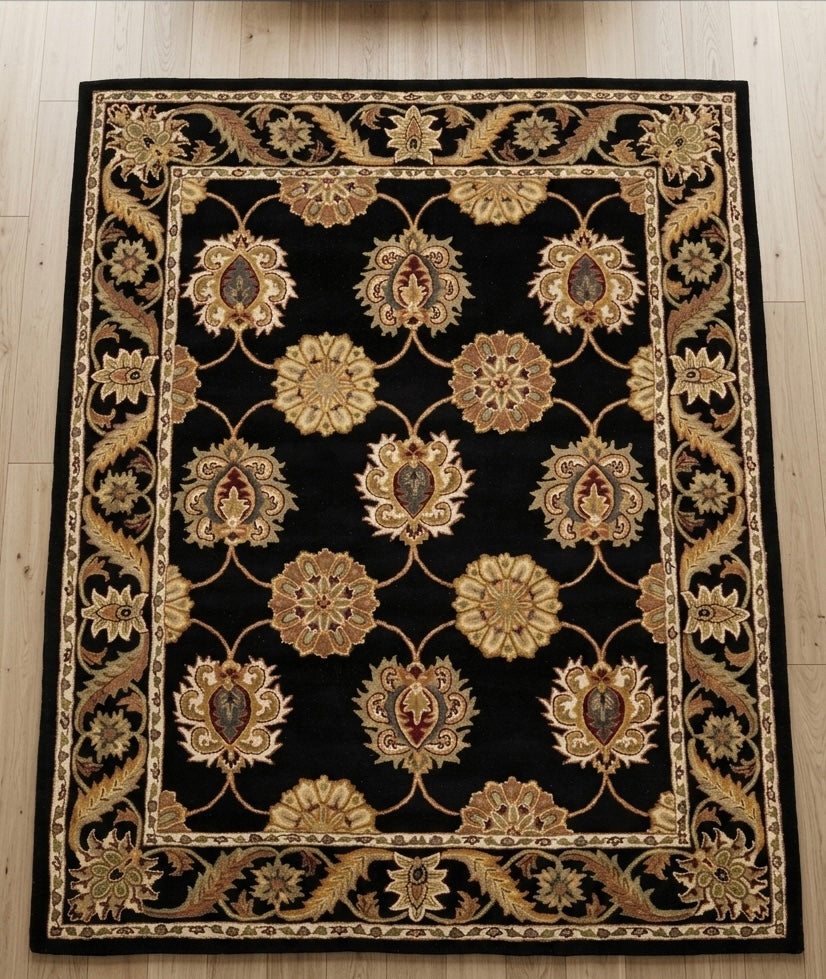 Handtufted Traditional Persian Floral Rug in Jet Black and Gold