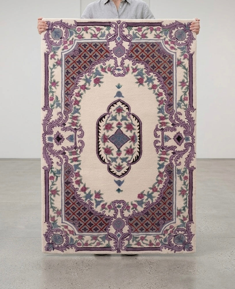 Modern Traditional Handtufted Wool Rug with Ornate Scroll Borde