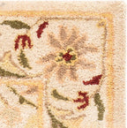 Classic Handtufted Arabesque Rug in Neutral Earth Tones