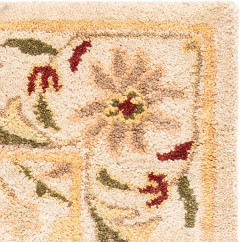 Classic Handtufted Arabesque Rug in Neutral Earth Tones