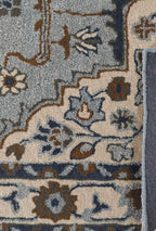 Artisanal Hand-tufted Floral Border Rug for Modern Interiors
