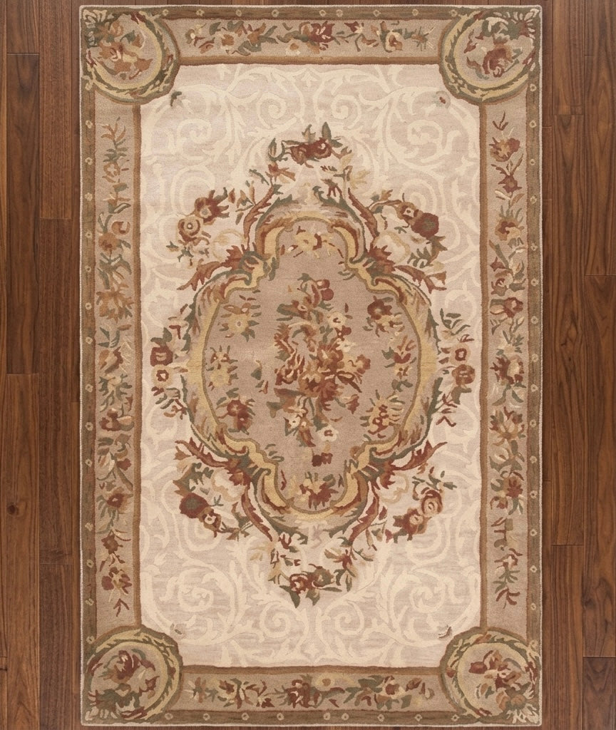 Hand-Tufted Heritage Floral Design in Earth Tones