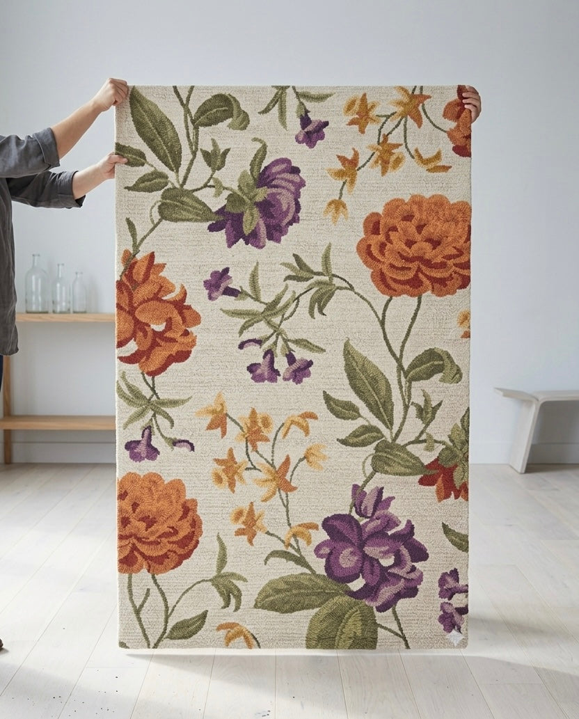 Artistic Hand-tufted Rug with Oversized Peony and Lilac Motifs