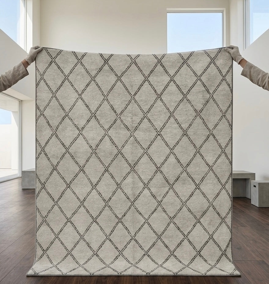 Hand-Tufted Modern Geometric Diamond Pattern Area Rug
