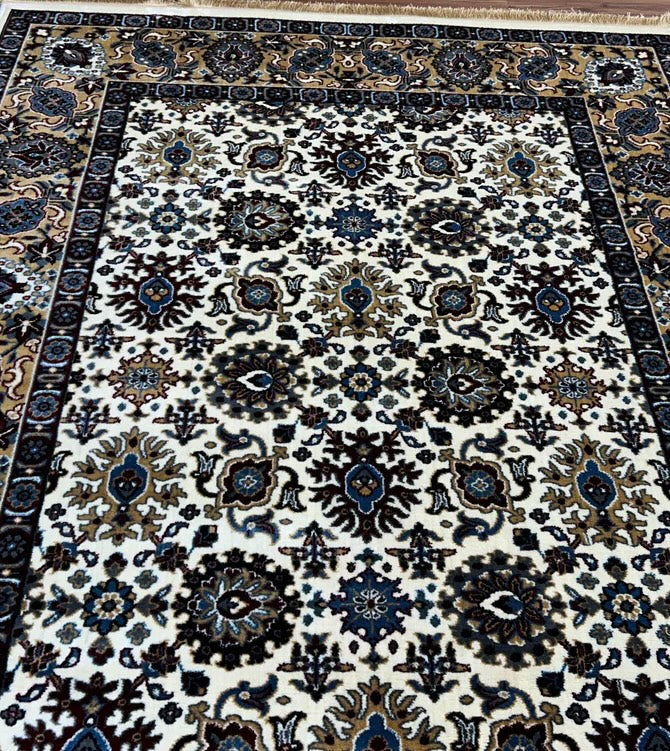 Aafiya Traditional Rugs