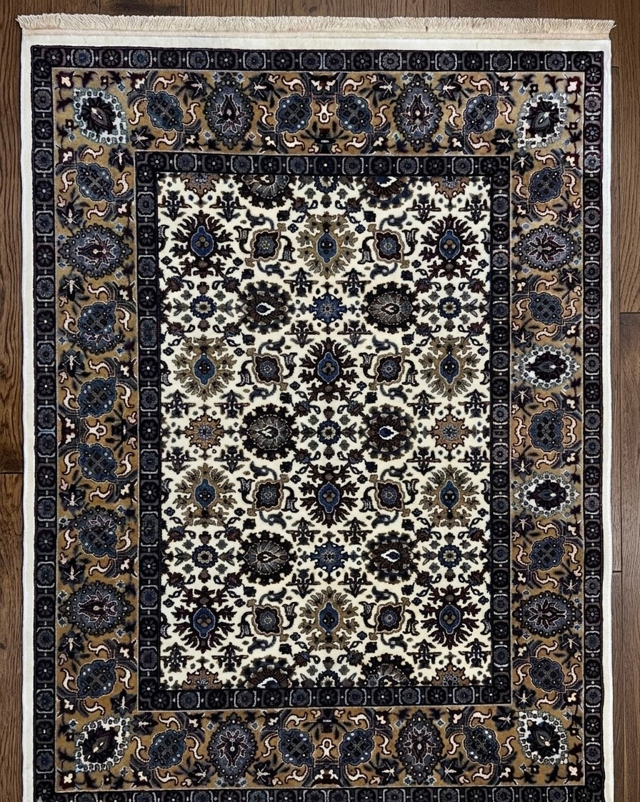 Aafiya Traditional Rugs