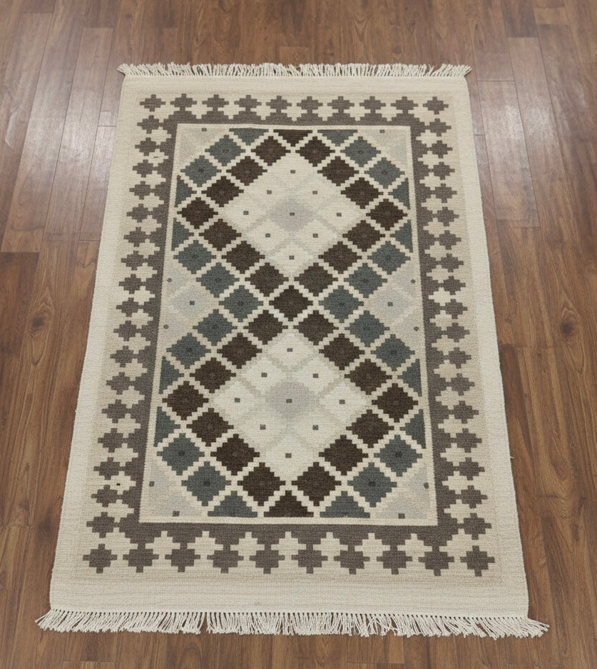 Greyscale Tribal Grid Dhurrie