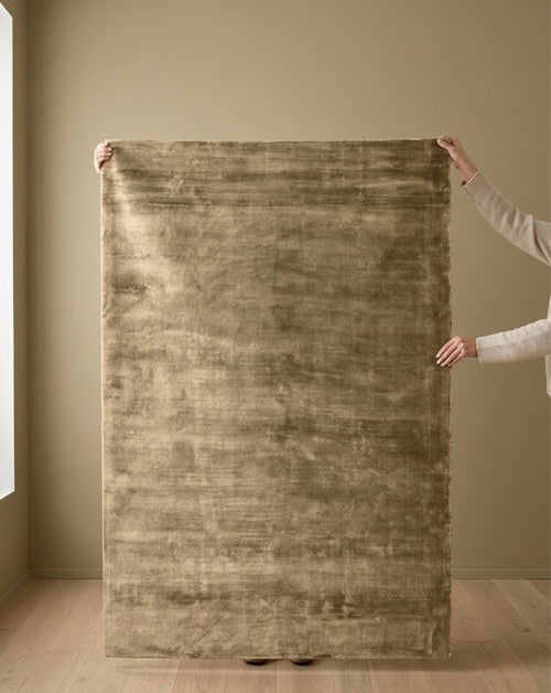 Antique Gold Viscose Handtufted Rugs