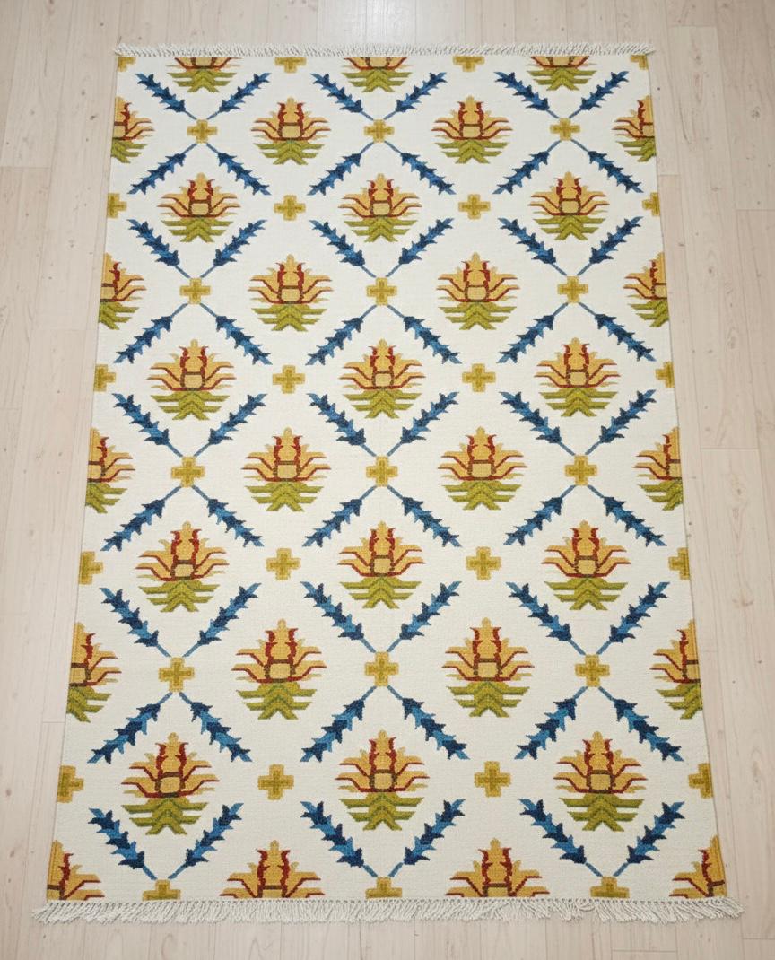 Vibrant Diamond Trellis Kilim-Style Rug