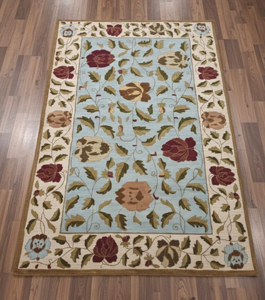 Floral Vine Hand-Tufted Wool Rug